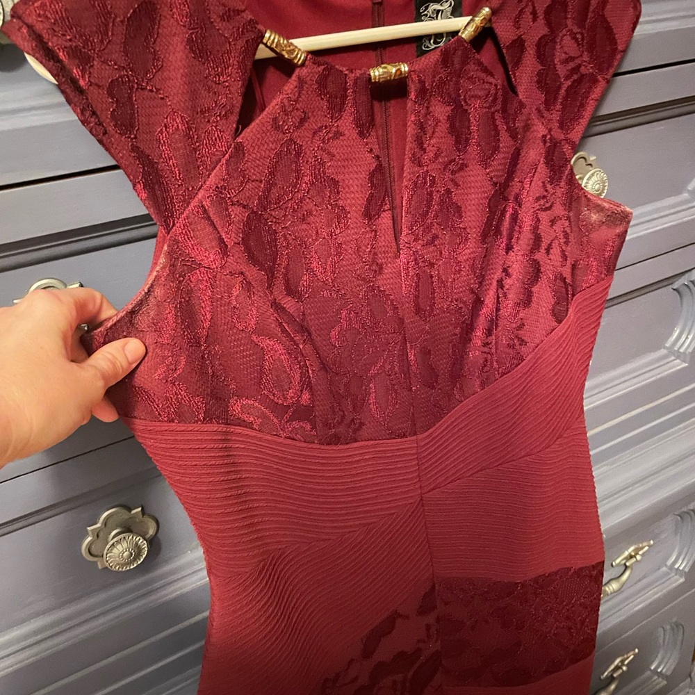 JAX Burgundy Bodycon ft Lace Dress